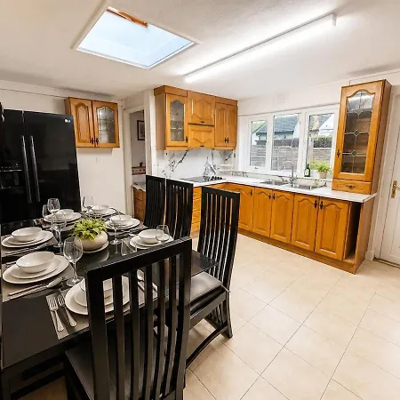 Cozy Dublin House 4bhk Near Blanchardstown * Thurles